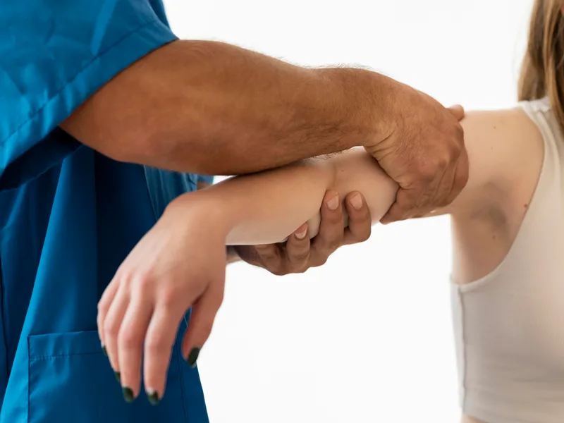 Chiropractic care for elbow pain at Mulberry Chiropractic in Houston