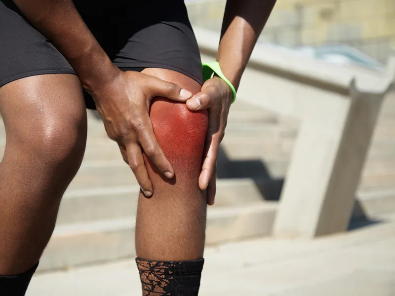 Mulberry Chiropractic treating knee pain in Houston